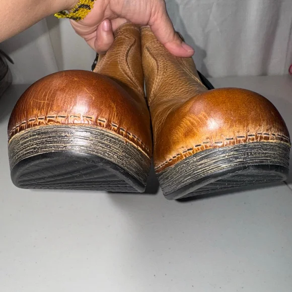 Women's Dansko Veronica Bootie brown leather ankle boots Size 40EU/ 9.5-10 US - Picture 12 of 12